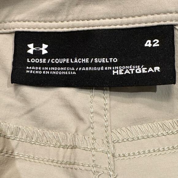 Under Armour Mens Size 42 Loose Fit Heat Gear Khaki Cargo Style Shorts - Picture 3 of 3
